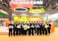 Team photo at the Shenzhen Asia Global Fresh Supply Chain (Group). A cross-border logistics and supply chain solution provider.